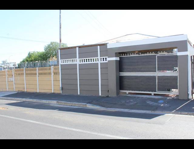 2 BEDROOM HOUSE FOR SALE IN PAROW CENTRAL